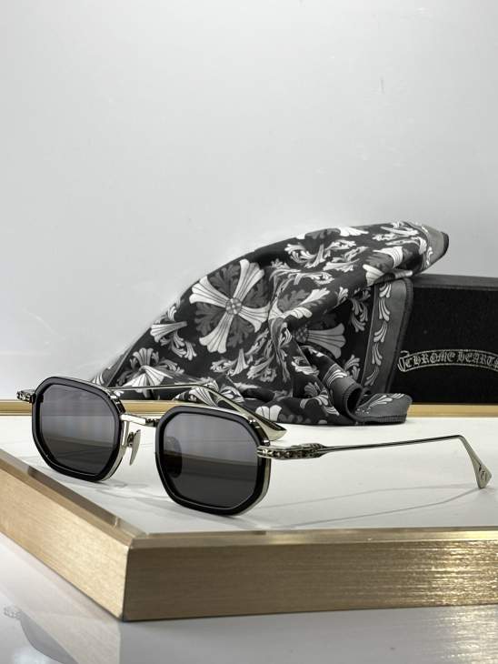 Picture of Chrome Hearts Sunglasses _SKUfw73653700fw